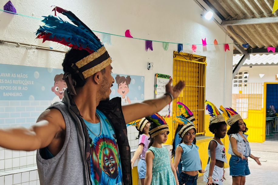 1º Festival de Parintins Escolar leva tradição amazonense à escola de São Vicente
