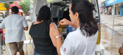 ‘Dia D de vacinação contra a gripe’ imuniza mais de 3 mil moradores de São Vicente