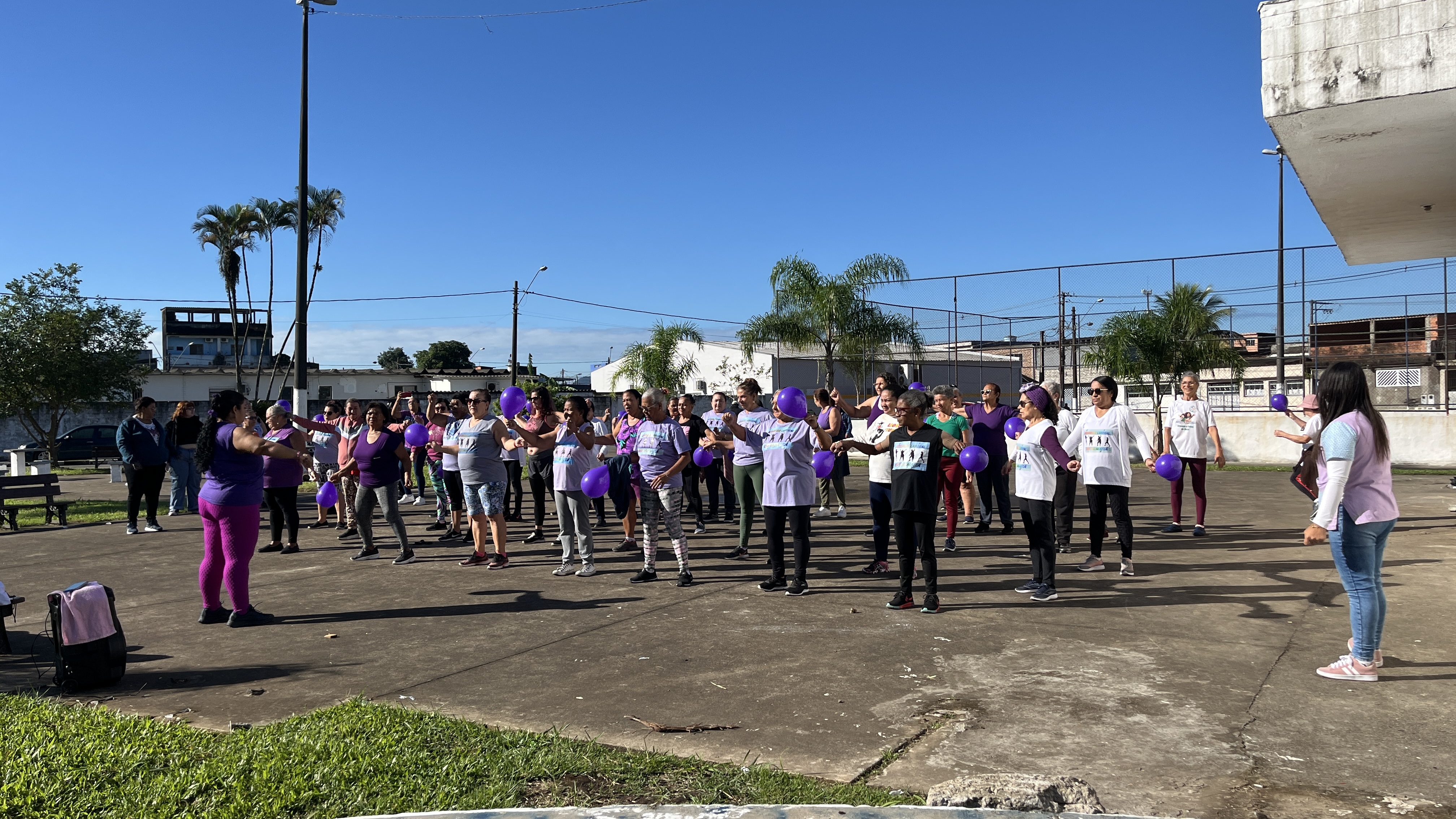 Academia da Saúde do Humaitá promove atividade em alusão ao Junho Violeta