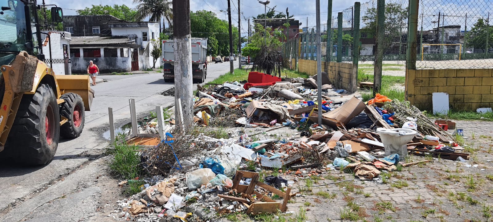 Ação da Prefeitura retira 378 toneladas de resíduos das ruas de São Vicente
