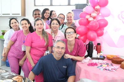 Ação do Outubro Rosa une conscientização e cuidado com quem cuida