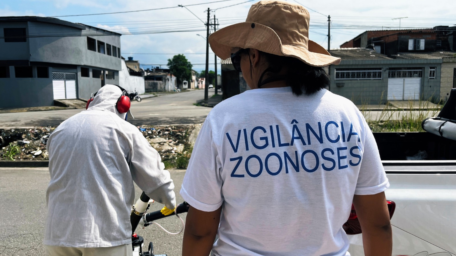 Ação integrada combate proliferação de pernilongos no canal da Avenida Vereador Walter Melarato