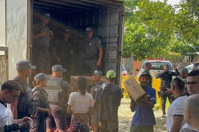 Ação solidária entrega 650 cestas básicas a famílias do México 70