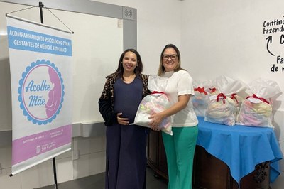 Acolhe Mãe entrega enxovais e realiza atendimento psicossocial em São Vicente