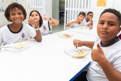 Almoço especial nas escolas celebra o Dia das Crianças nesta sexta-feira (10)