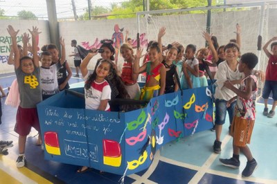 AMEI de São Vicente cai na folia, com direito a ‘trio elétrico’