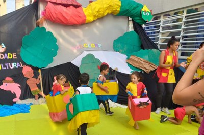 AMEI Emília celebra o Dia do Folclore com apresentações culturais