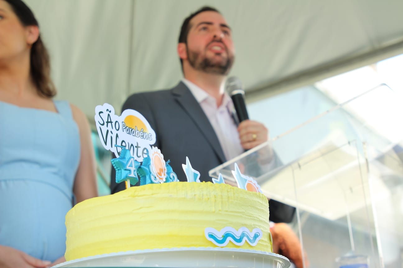Aniversário de São Vicente é comemorado com show inédito de drone, anúncios e Encenação