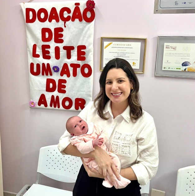 Ato de amor e solidariedade: Thaynã Amado, Presidente do FSS de São Vicente, faz doação de leite materno