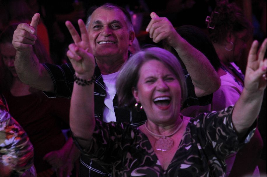 Baile da Melhor Idade empolga público na noite de quinta-feira (31)