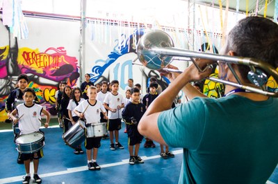Bandas das AMEIs de São Vicente recebem 386 novos instrumentos e equipamentos