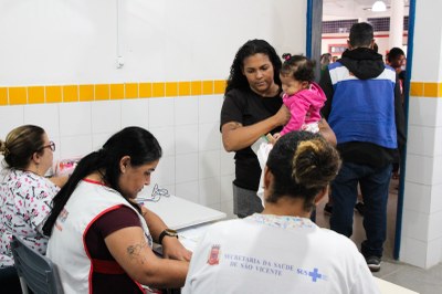 Campanha de Vacinação nas escolas imuniza quase 3 mil alunos em São Vicente
