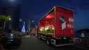 Caravana de Natal da Coca-Cola traz magia e encanto às ruas de São Vicente