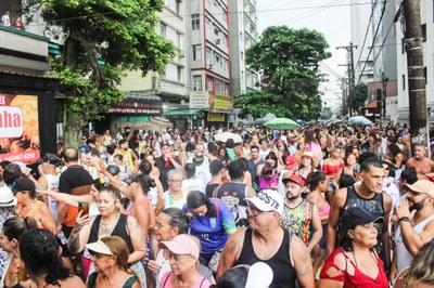 Carnaval de São Vicente leva blocos, bandas e alegria para todos os cantos da Cidade