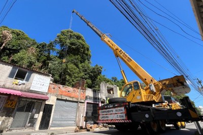 Centro de São Vicente recebe pacote de serviços de zeladoria nesta quarta-feira