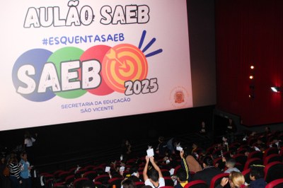 Cinema vira sala de aula e reúne 380 alunos na preparação para o SAEB