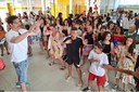 Com samba no pé, alunos comemoram Carnaval em escola da Área Continental Com samba no pé, alunos comemoram Carnaval em escola da Área Continental