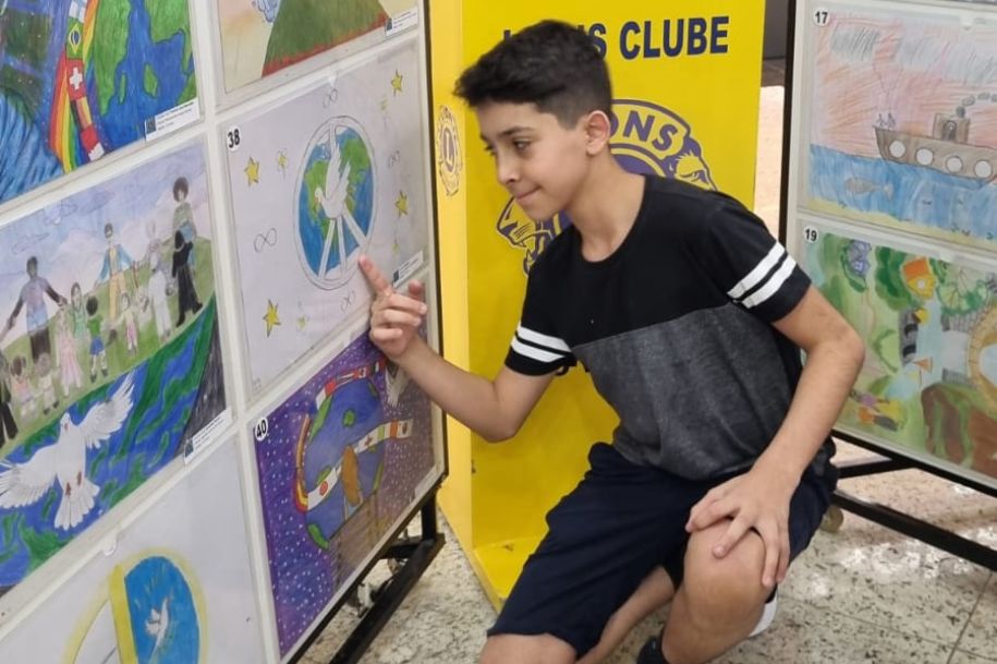 Concurso 'Cartaz da Paz' tem exposição de desenhos no Brisamar Shopping