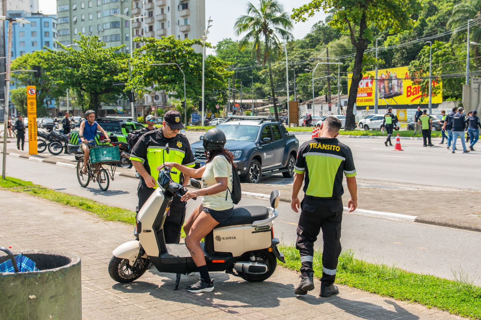 Ação preventiva apreende motos elétricas irregulares em fiscalização