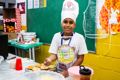Alunos da Amei Parque São Vicente vivem experiência empreendedora com o projeto “Criando uma Pizzaria”