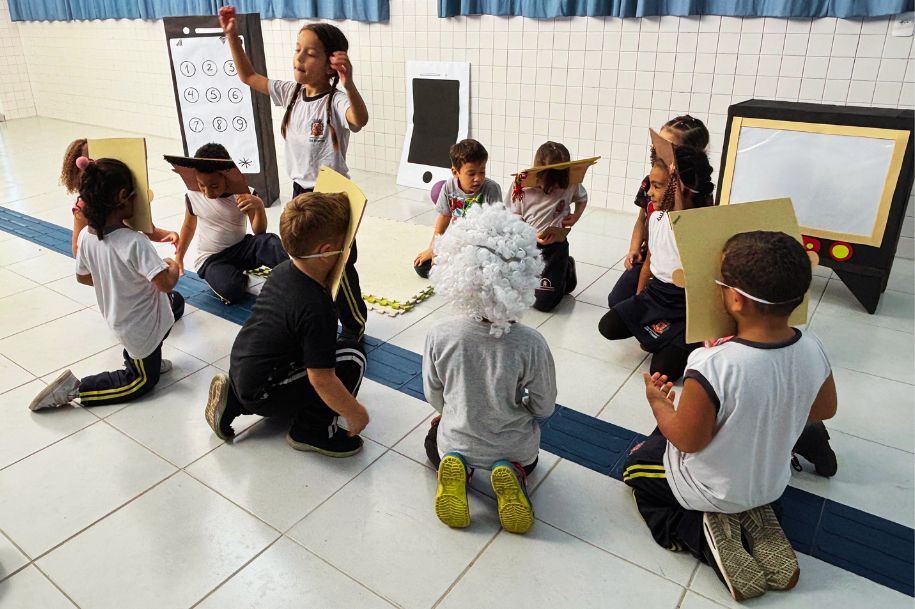 Crianças de 5 anos da AMEI Narizinho participam do Festival Santista de Cenas Teatrais