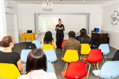 Curso gratuito transforma mulheres talentosas em empreendedoras em São Vicente
