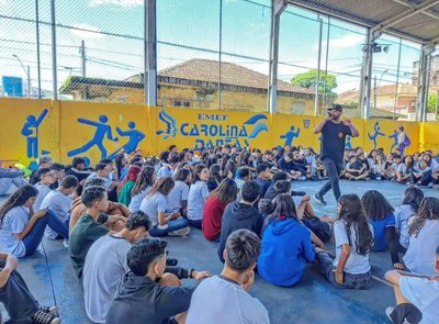 Da “quebrada” pro mundo: Vicentino celebra Dia Mundial do Hip-Hop com história de resistência e transformação