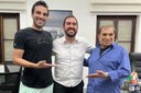 Dedé Santana e Tio Paulo visitam Prefeito Kayo Amado e o convidam para circo nesta sexta (3) Dedé Santana e Tio Paulo visitam Prefeito Kayo Amado e o convidam para circo nesta sexta (3)
