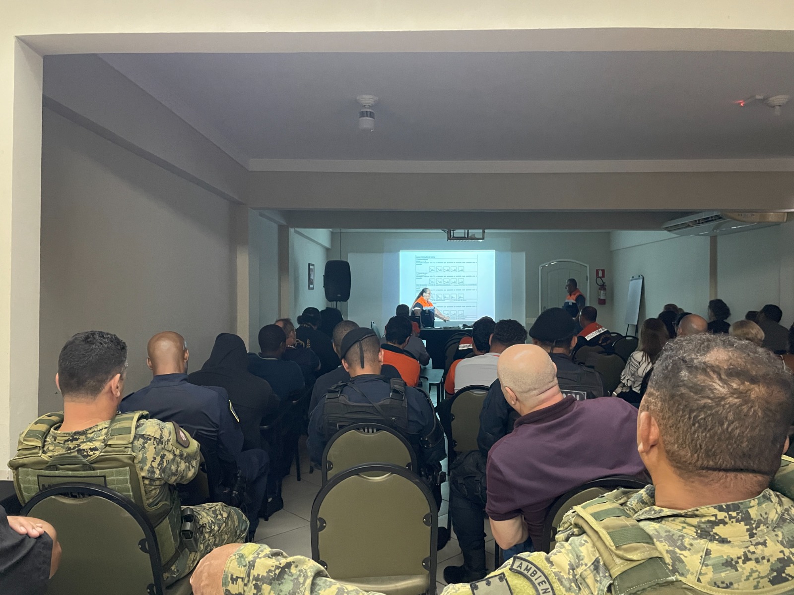 Defesa Civil de São Vicente promove treinamento preventivo contra desastres naturais