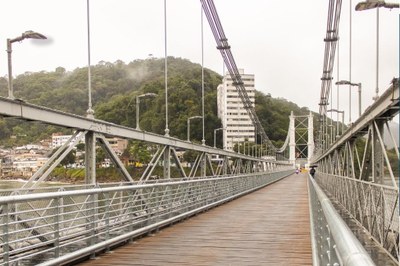 Devido aos avanços nas obras da ciclovia da Avenida Tupiniquins, tráfego na Ponte Pênsil será parcialmente interditado