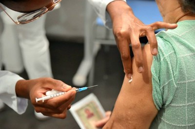 Dia D de vacinação contra a gripe acontece neste sábado (28) em São Vicente