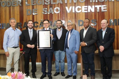 Diretor executivo da Record Litoral recebe título de Cidadão Vicentino