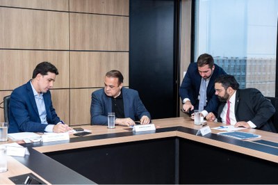 Em Brasília, Kayo Amado busca recursos para projetos de São Vicente