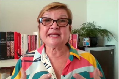 Entre letras e telas: Rosaura Soligo aborda o papel da escola na formação das novas gerações