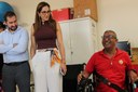 Entrega de cadeiras de rodas emociona pacientes e familiares em São Vicente Entrega de cadeiras de rodas emociona pacientes e familiares em São Vicente