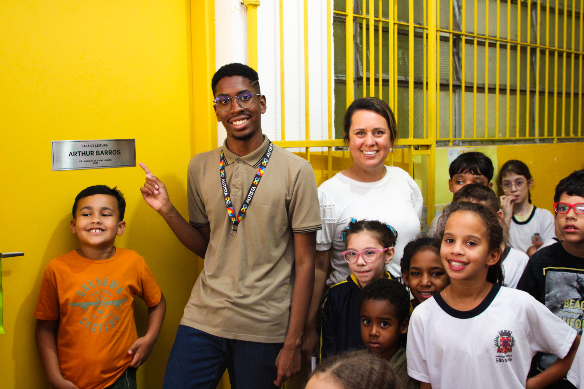 Escola de São Vicente inaugura Sala de Leitura em homenagem a jovem escritor autista