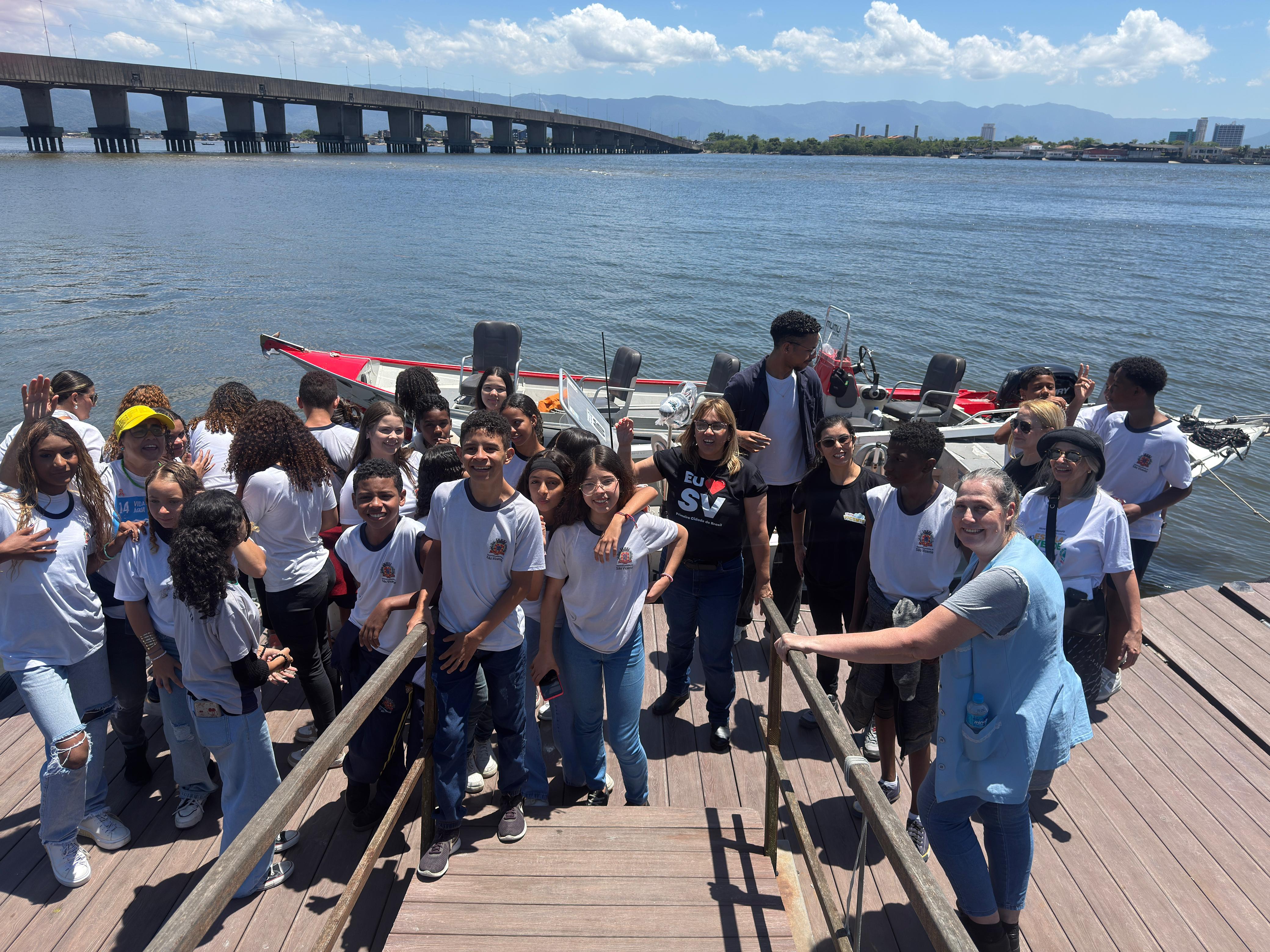 Estudantes de São Vicente participam de passeio educativo sobre conscientização ambiental