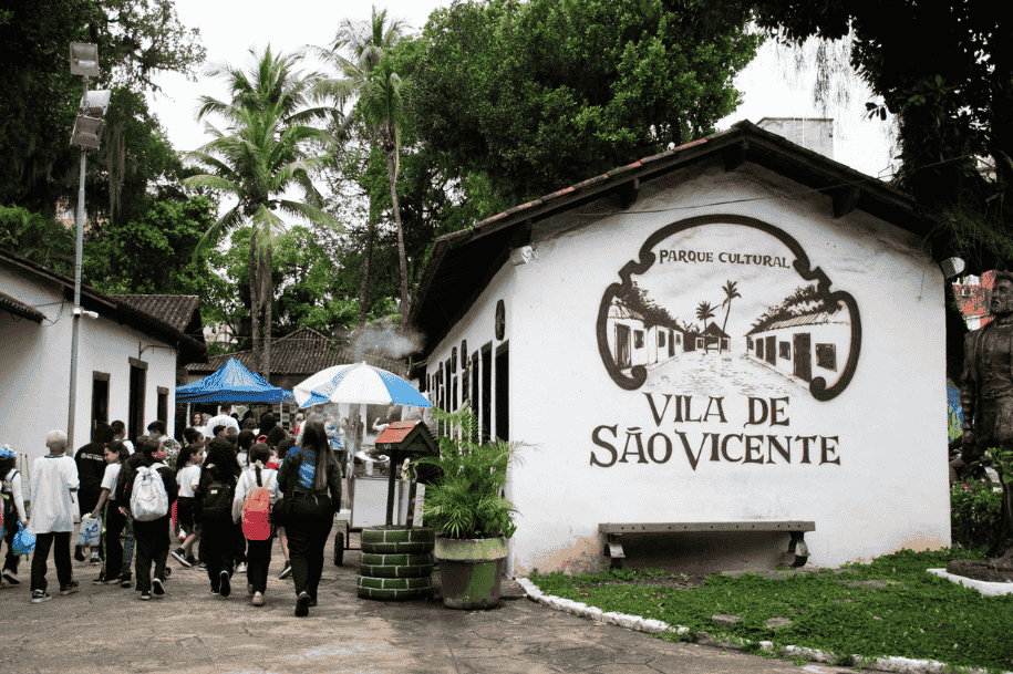 Festival Literário de São Vicente transforma palavras em arte e celebra o orgulho vicentino
