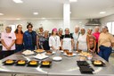 Formação em confeitaria abre novos caminhos para moradoras de São Vicente