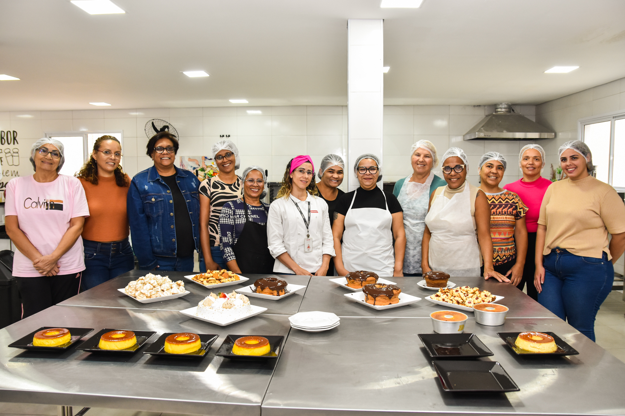 Formação em confeitaria abre novos caminhos para moradoras de São Vicente
