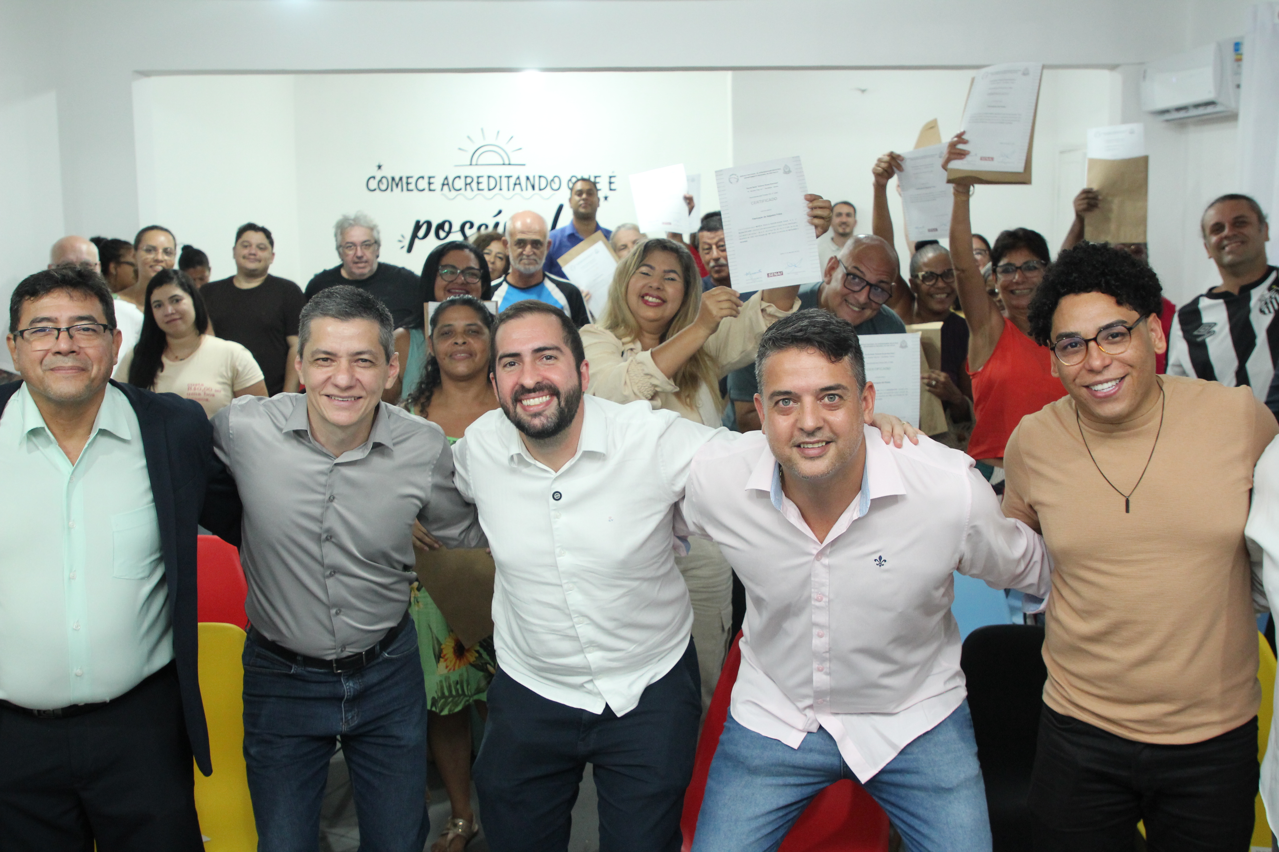 Formandos celebram certificação nos cursos de salgados e pizzas da Prefeitura de São Vicente