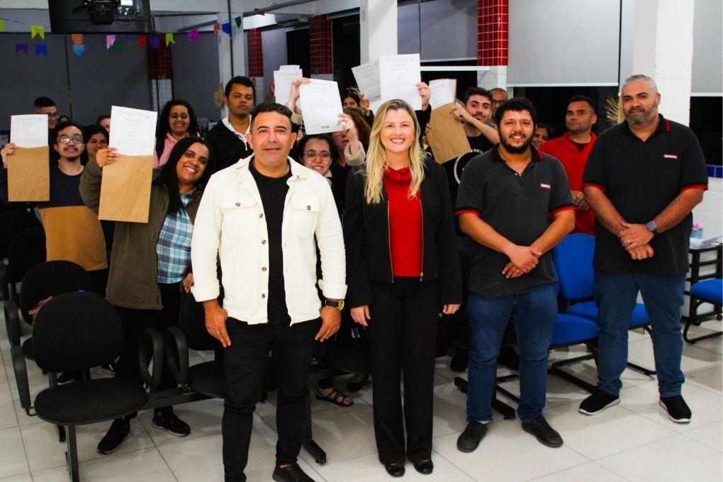 Formatura celebra novos profissionais capacitados em tecnologia em São Vicente