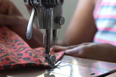 Fundo Social de São Vicente abre vagas para curso intensivo de corte e costura