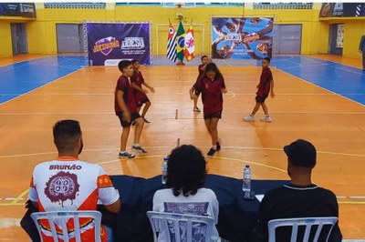 Galera do breaking dá show no primeiro dia dos Jogos Estudantis de São Vicente