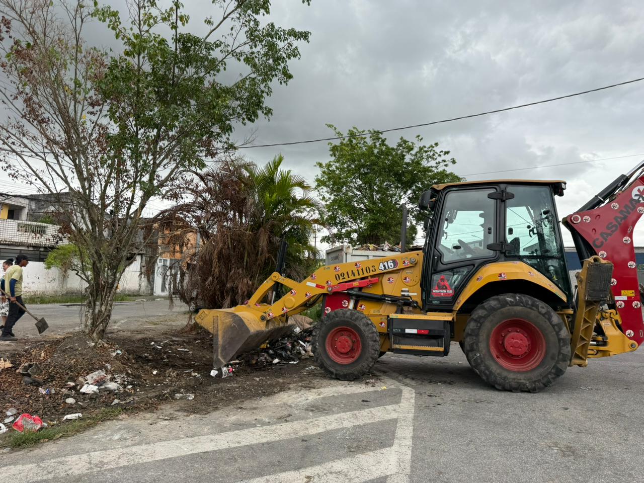 Ação retira 36 toneladas de lixo no Tancredo e reforça avanço das denúncias em São Vicente - 2.jpeg
