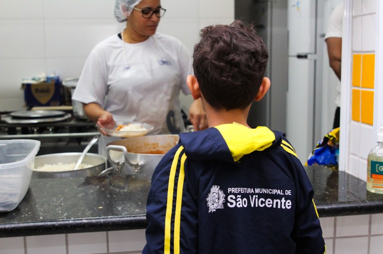 almoço especial escola 004.jpg