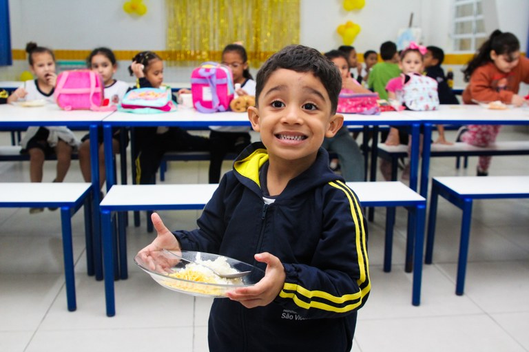almoço especial escola 005.jpg