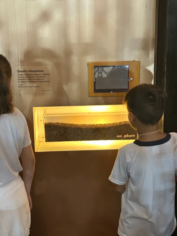 Alunos da escola integral do Samaritá visitam Museu do Café em Santos - 1.jpeg