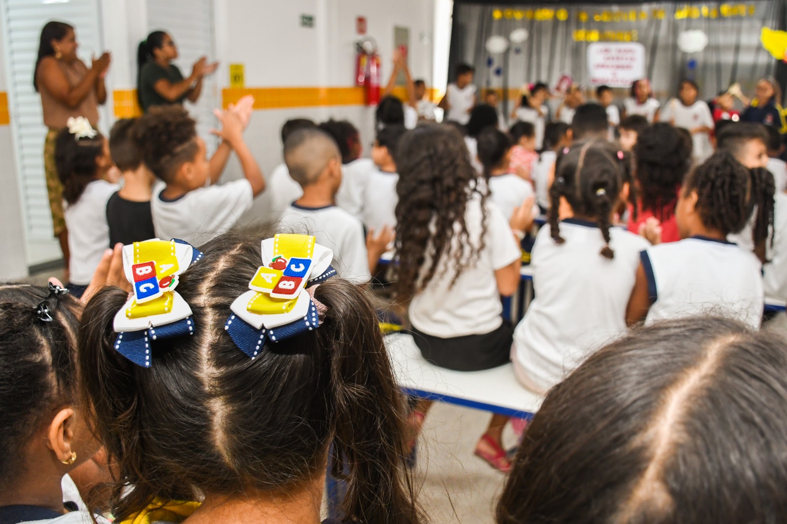 AMEI Humaitá recebe doação de livros do acervo pessoal de Luis Fernando Verissimo - 3.jpeg