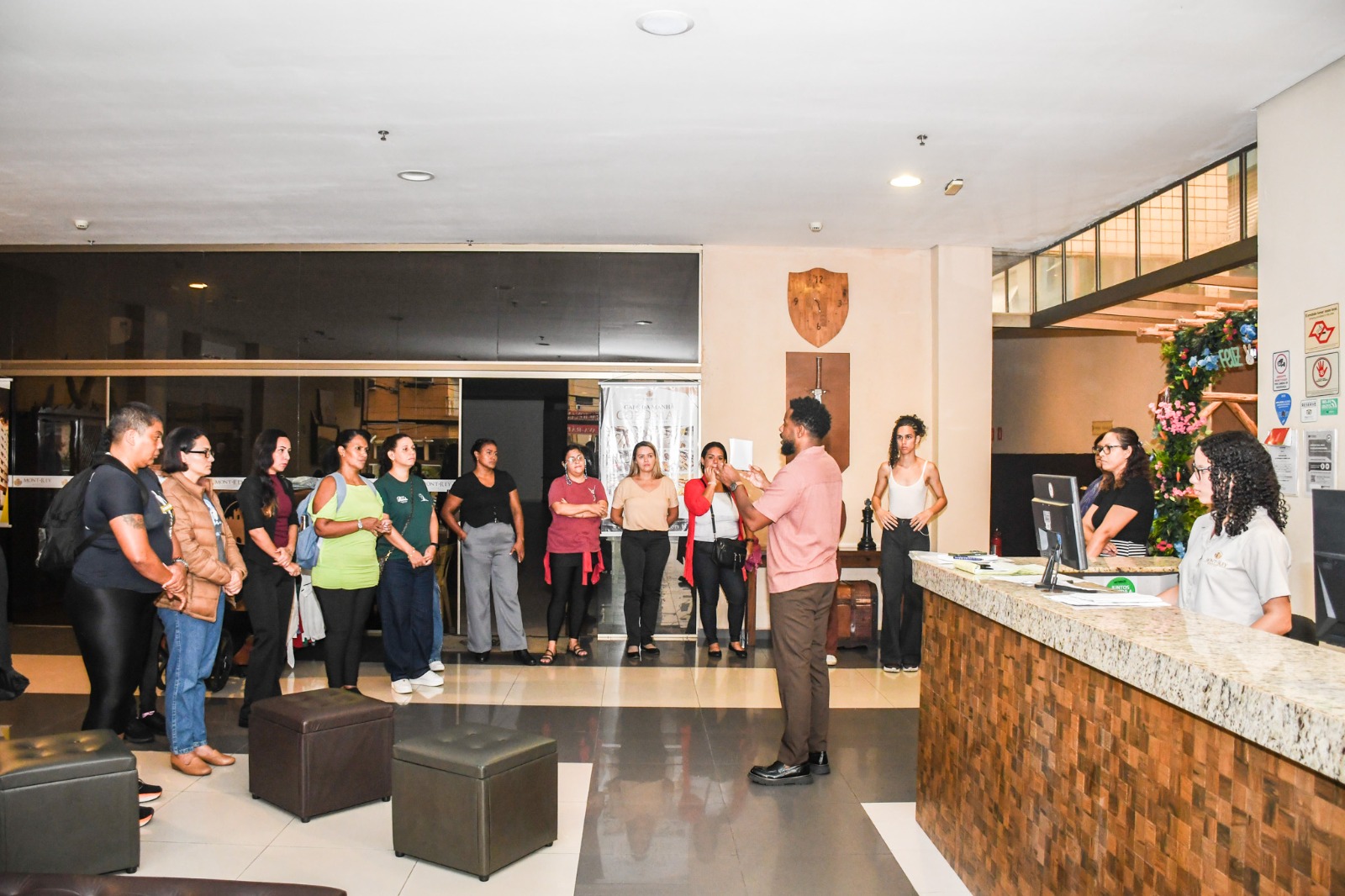 Curso de hotelaria capacita moradores para vagas no setor turístico 2